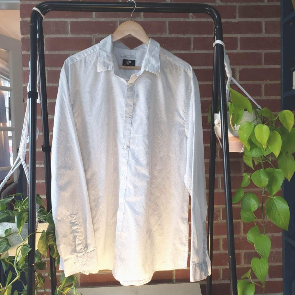 Dot pattern dress shirt